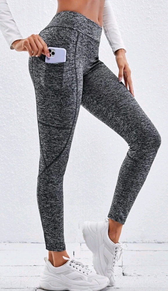 New Solid wide waistband Stitch leggings. Size M